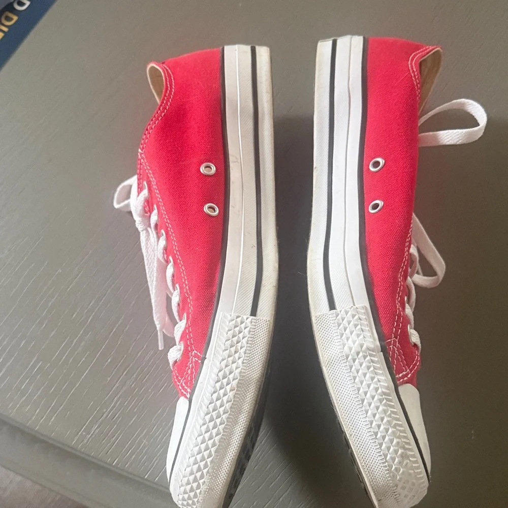 Men’s Red Converse Size 11 - Picture 4 of 5